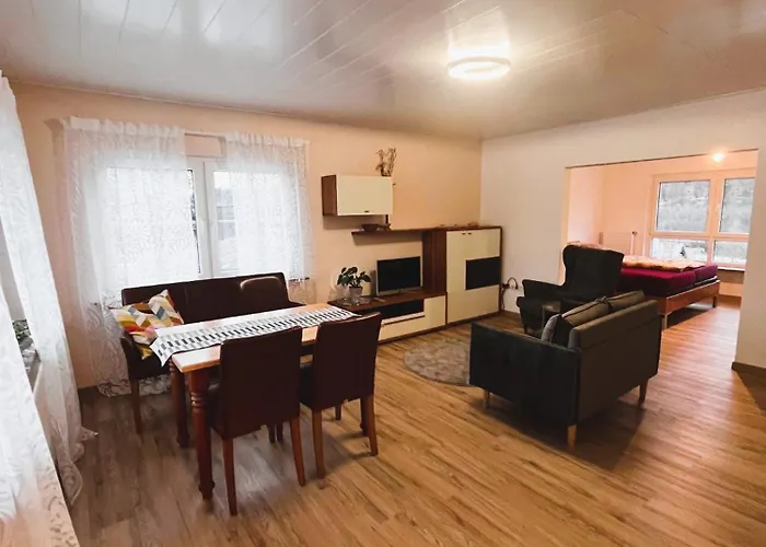 Frisch Renovierte Ferienwohnung In Ruhiger Lage
