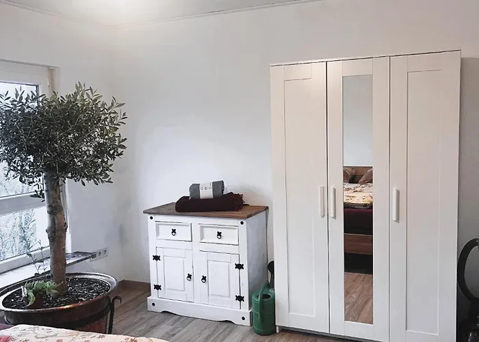 Frisch Renovierte Ferienwohnung In Ruhiger Lage