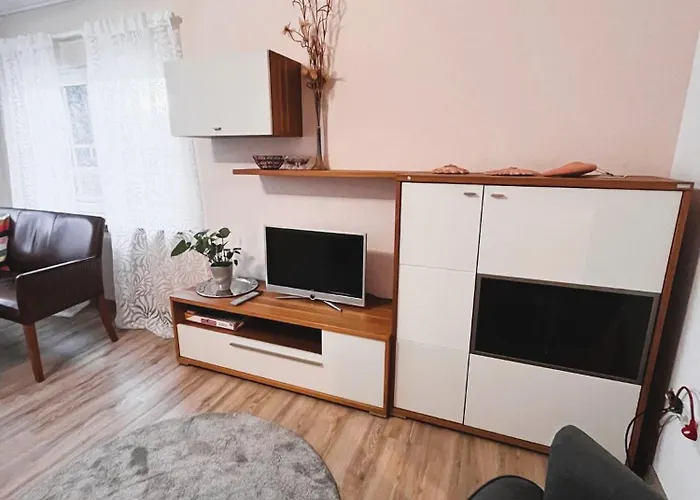 Frisch Renovierte Ferienwohnung In Ruhiger Lage